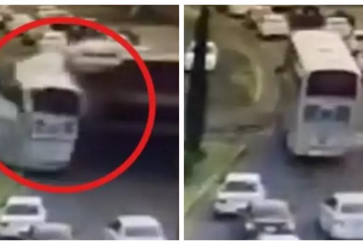 ¡Fatal accidente! Tren arrolla y destroza autobús de pasajeros en carretera Maravatío-Atlacomulco. En la imagen se observa el momento del antes y después del choque en el Edomex.