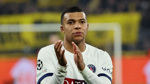 Mbapp&eacute; con la camiseta del PSG