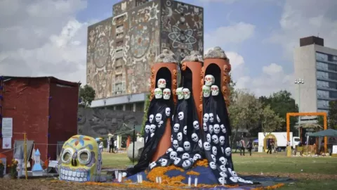 Mega Ofrenda de la UNAM 2024 será en honor a los cineastas mexicanos