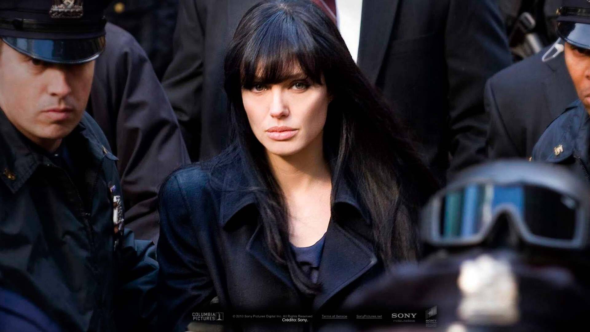 Анджелина джоли агент. Анджелина джоли агент. Анджелина джоли забирая жизни. Анджелина джоли агент. Забирая жизни (taking lives), 2004.