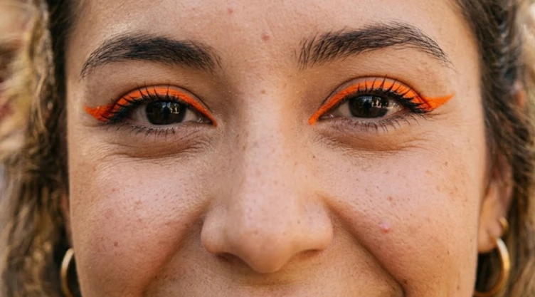 /estilo-de-vida/delineador-naranja-quitarte-años