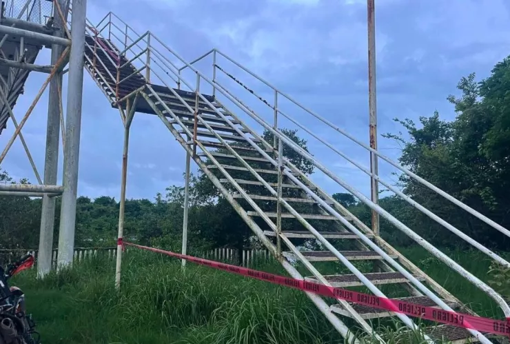 El puente entre Chorreras y Barra de Corazones fue clausurado por daños graves