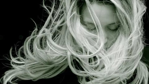 Los dos ingredientes con los que eliminarás las canas rápidamente