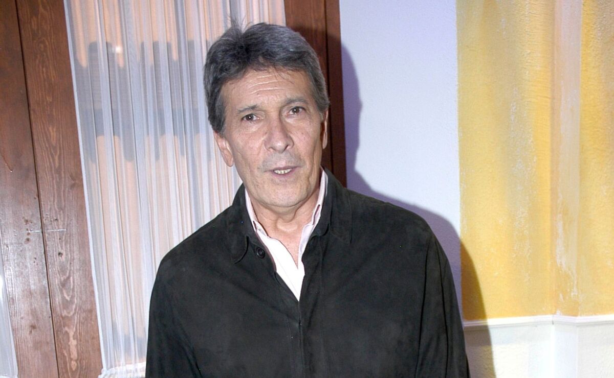 ¿Por qué se retira Juan Ferrara de la actuación?