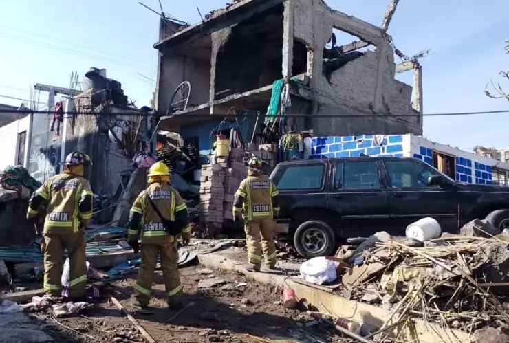 Suman 2 muertos tras explosión en Chimalhuacán, Edomex