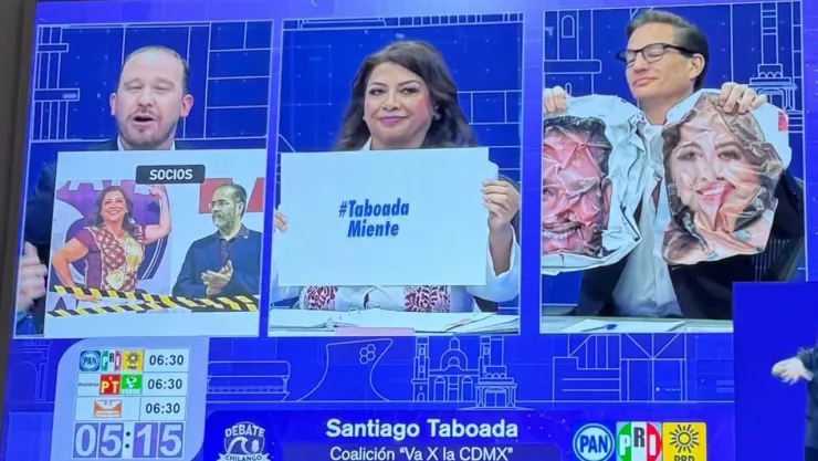 Memes del Debate Chilango: El duelo de cartulinas, ¿y las propuestas?
