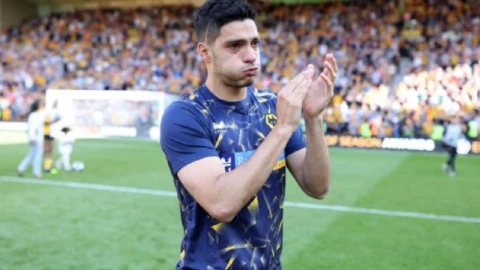 Entre lágrimas, Raúl Jiménez, se despidió de la afición de los Wolves