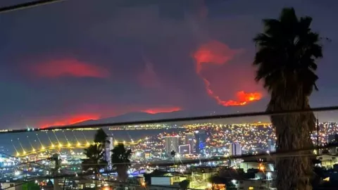 ¿Qué se vio en el cielo por los incendios de enero 2025 en Tijuana (VIDEO) (1).jpg