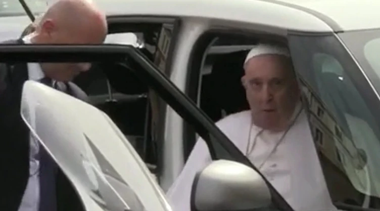 Papa Francisco suspende agenda de este viernes en el Vaticano por tener fiebre