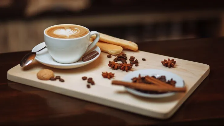 ¡Mucho ojo! Los alimentos que JAMÁS debes combinar con café