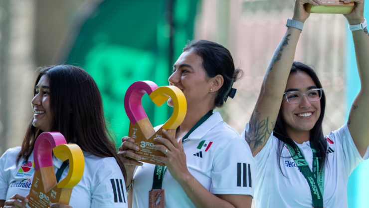 Alejandra Valencia y Ana Paula Vázquez