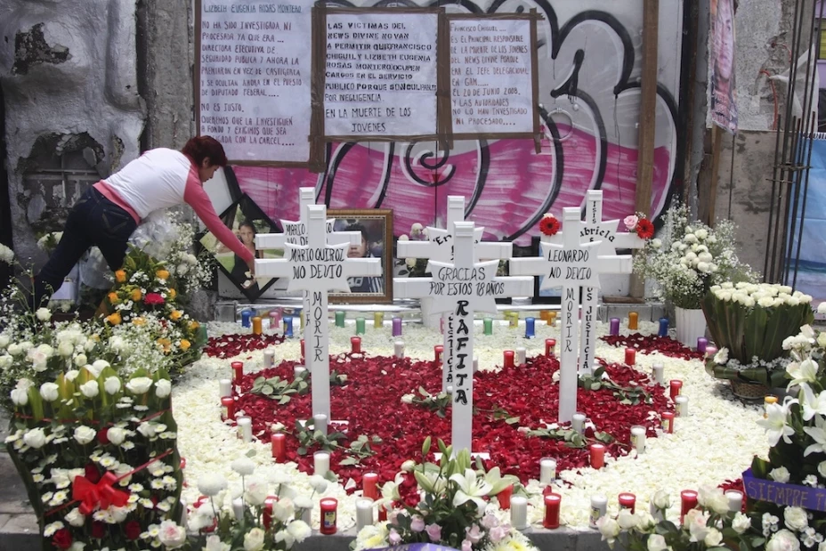 Memorial a las víctimas del News Divine