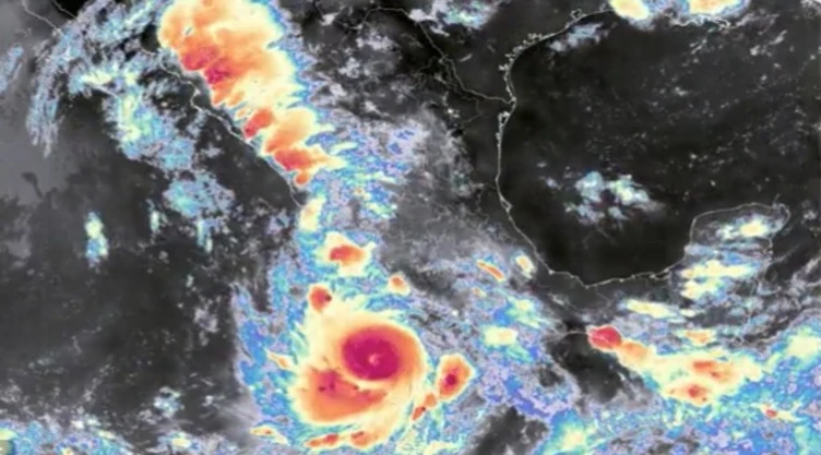 Huracan Polo Mapa y trayectoria por día y hora asi sera su recorrido.jpg