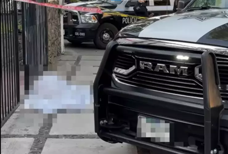 ¡IMÁGENES SENSIBLES! Vigilante de la tercera edad fallece en plena vía pública de Guadalajara