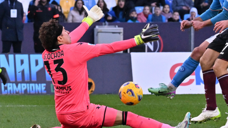 Guillermo Ochoa con el Salernitana