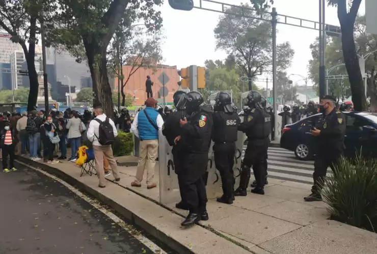 ENCAPSULAN A MANIFESTANTES.jpeg