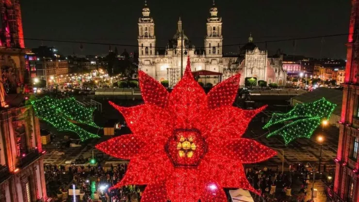 El Zócalo de la CDMX se pinta de magia y color con la celebración de la Verbena Navideña 2024. Una Nochebuena de luces ilumina las calles del centro histórico.