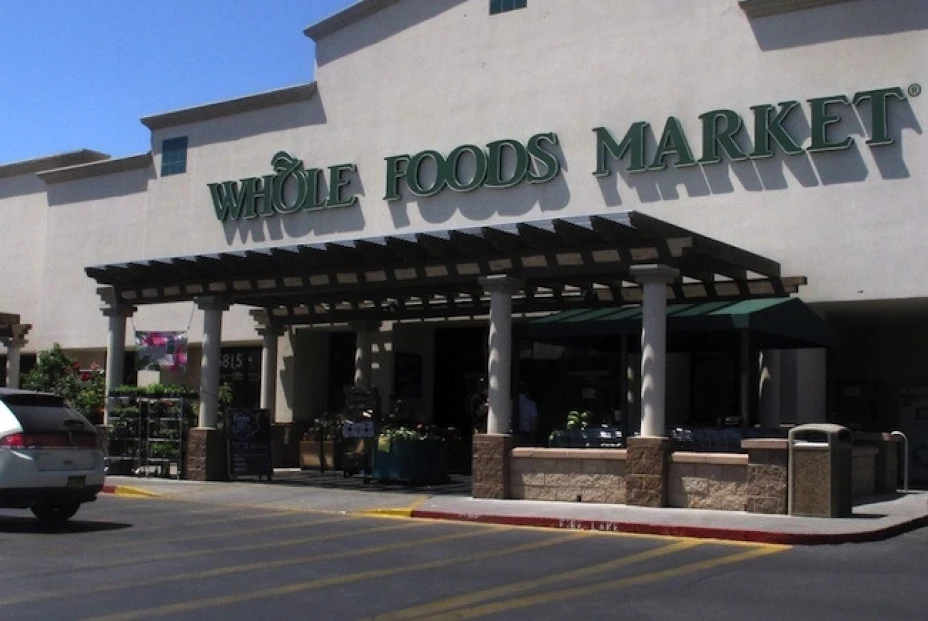 Dos empleados de la empresa Whole Foods dijeron haber sido suspendidos por hablar español en horas de trabajo