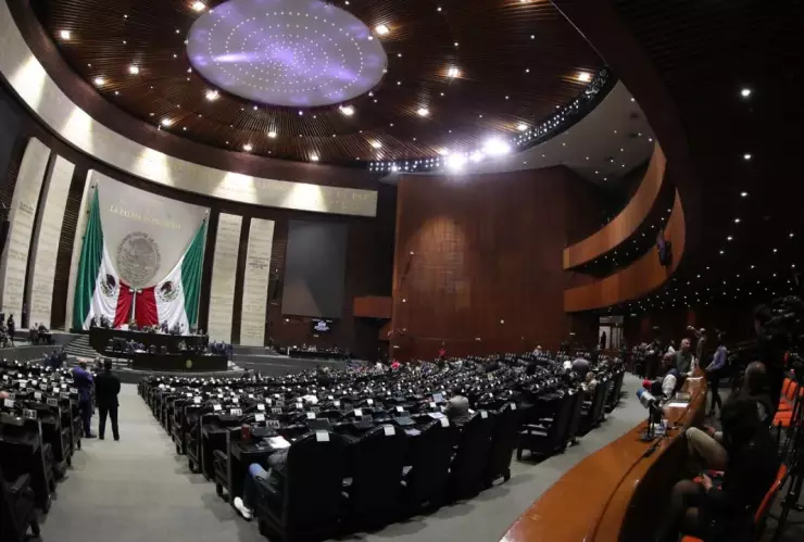 Diputados avalan que una mujer pueda ser titular de la Sedena