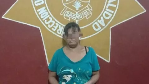 Mujer es DETENIDA por presunta posesión de sustancia ilícita en Motul tras reporte anónimo