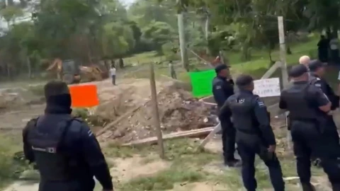 Tren Interoceánico Tabasco: Vecinos se oponen a reubicación; temen colapso en servicios