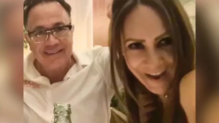 Selfie de Mariana Robles y Nicandro Díaz
