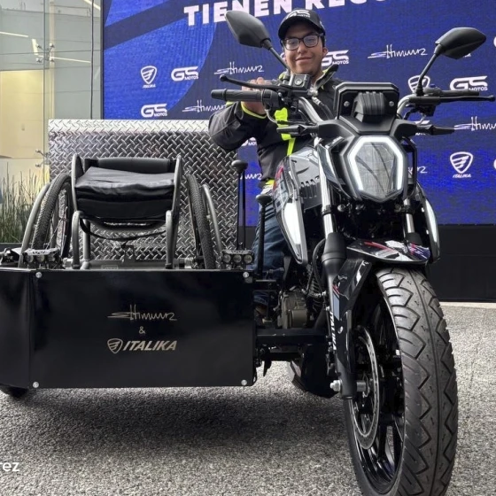 Repartidor en silla de ruedas recibió una nueva motocicleta Italika en TV Azteca