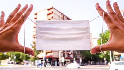 Regresa el uso del cubrebocas en México por Súper Gripe H3N2