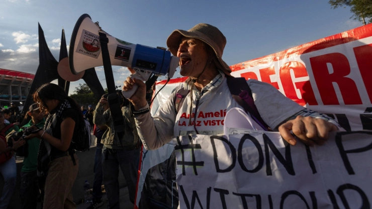 Familias de personas desaparecidas protestaron hoy en CDMX.