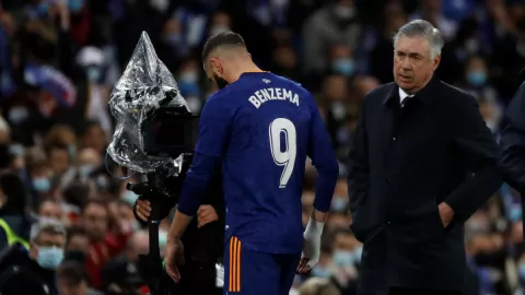 Karim Benzema ante Real Sociedad