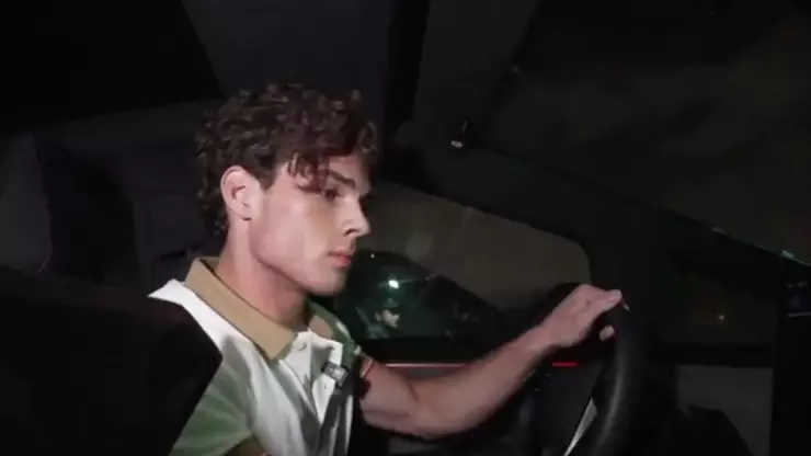 Clavicular atropella a un hombre en directo y es expulsado de Kick