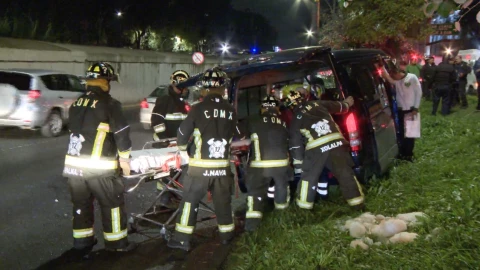Accidente Viaducto Miguel Alemán patrulla