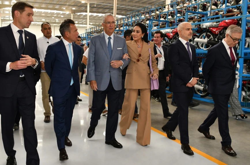 Grupo Salinas inaugura Ensamblika en Jalisco. Conoce los detalles de la nueva planta que ensamblará 500,000 motocicletas al año.