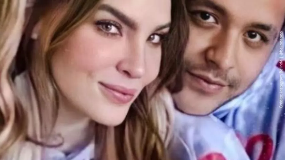 Belinda y Nodal de azul..jpg
