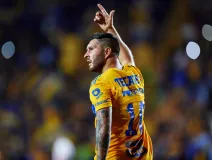 Gignac celebra un gol con Tigres