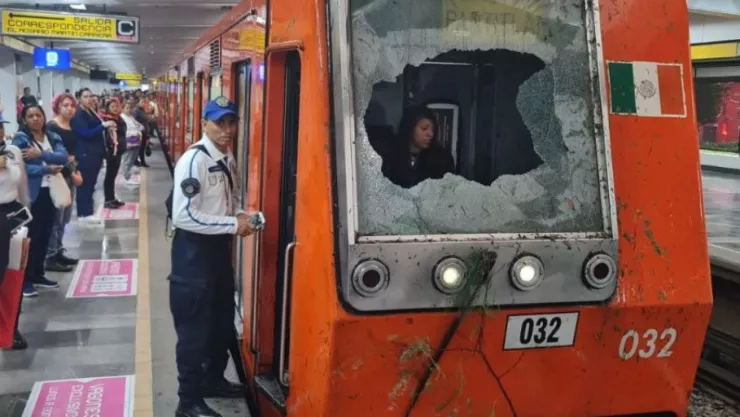 Cae árbol sobre línea del Metro CDMX