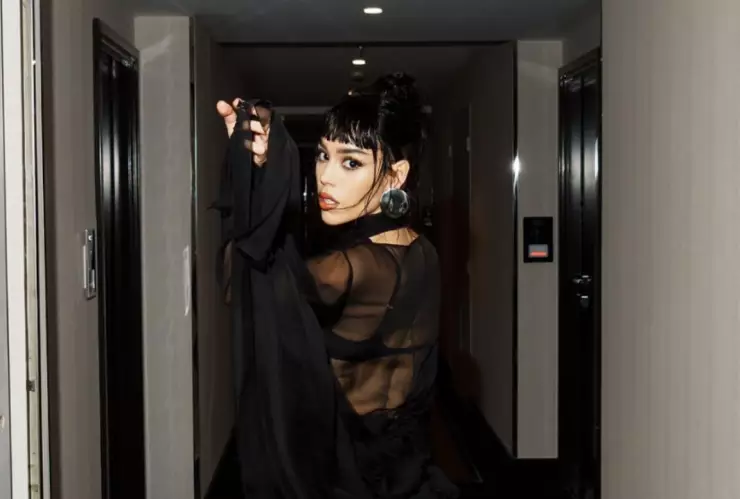 Danna Paola explota contra críticas de fans