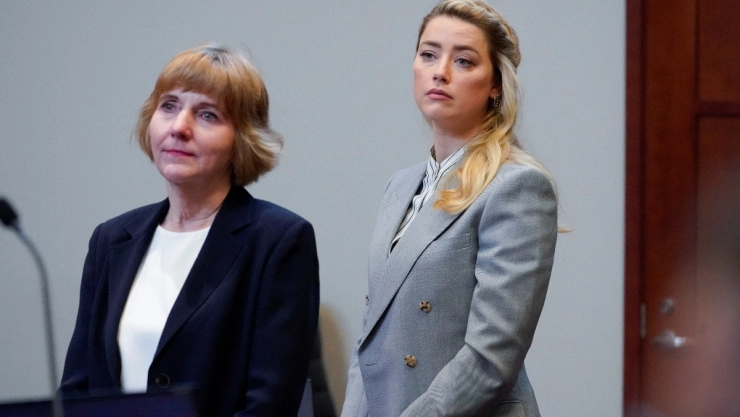 amber heard johnny depp dinero abogada