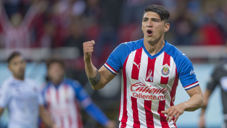 Alan Pulido le hizo un guiño a Chivas con su cambio en Facebook