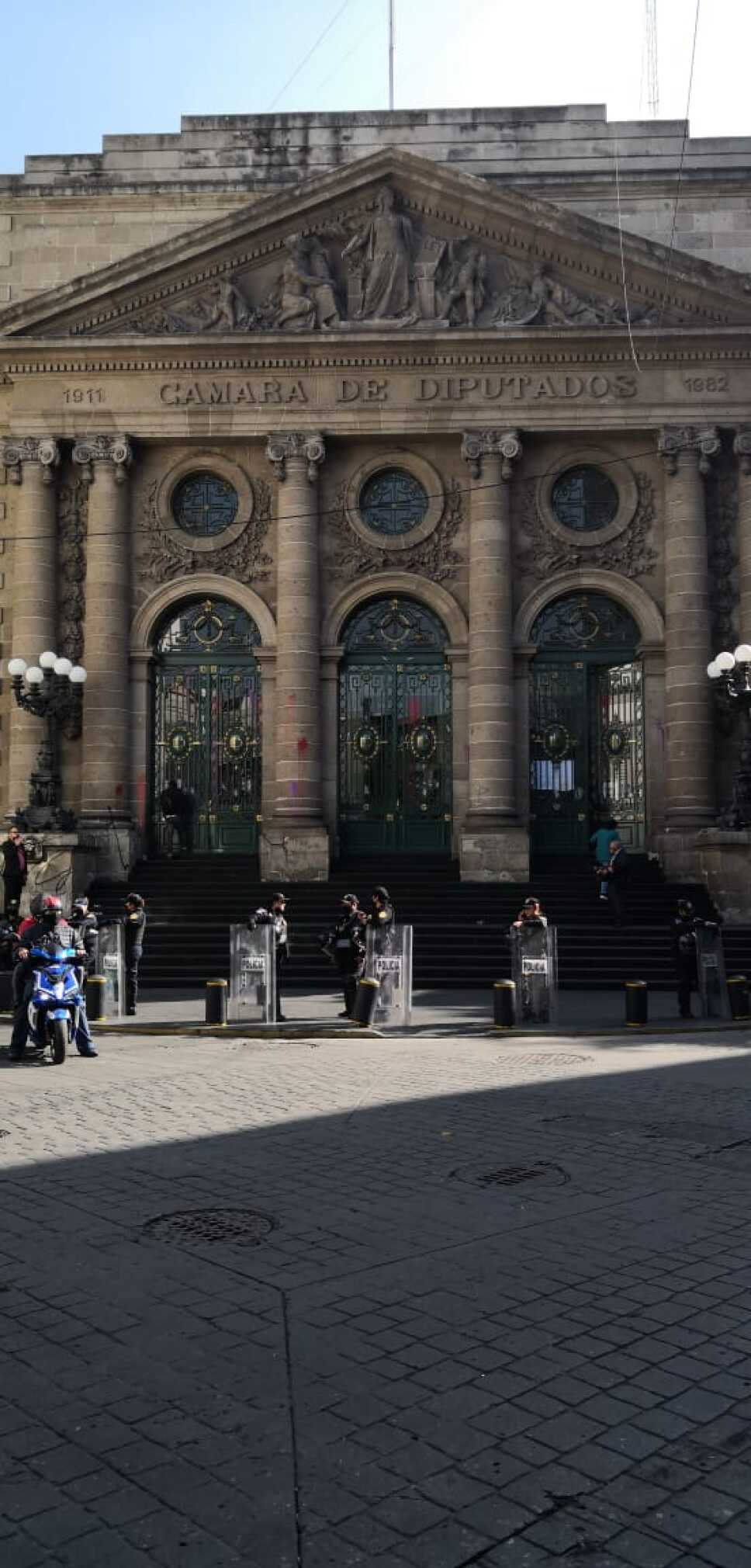 Congreso CdMx vandalismo.jpg