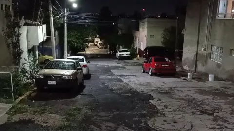 Edomex: Caen ENORMES ROCAS en patios de viviendas en Tlalnepantla