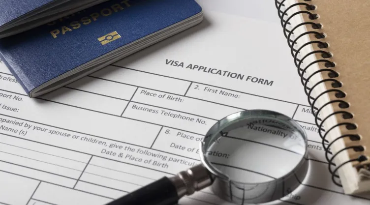 La nueva razón por la que podrían negarte o revocarte la visa