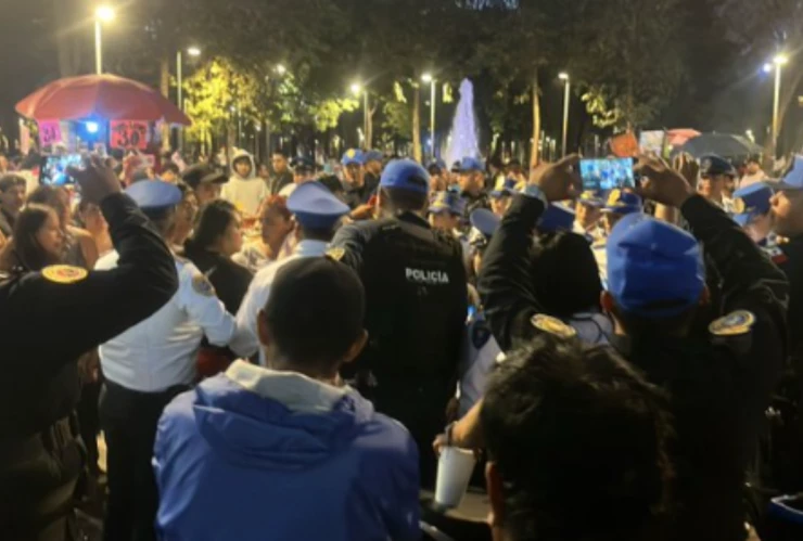 ¿Qué pasó en la Alameda Central de CDMX Conflicto familiar por menor embarazada acaba en riña