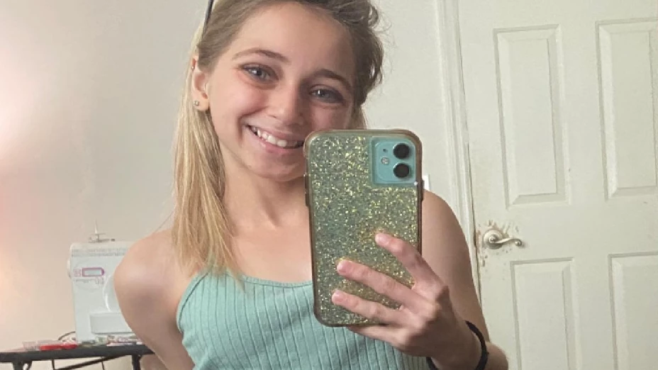 Shauna Rae joven que tiene 23 años pero aparenta 8 años