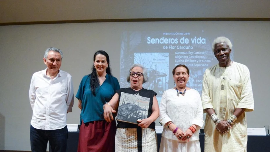 Presentación del libro “Senderos de vida”