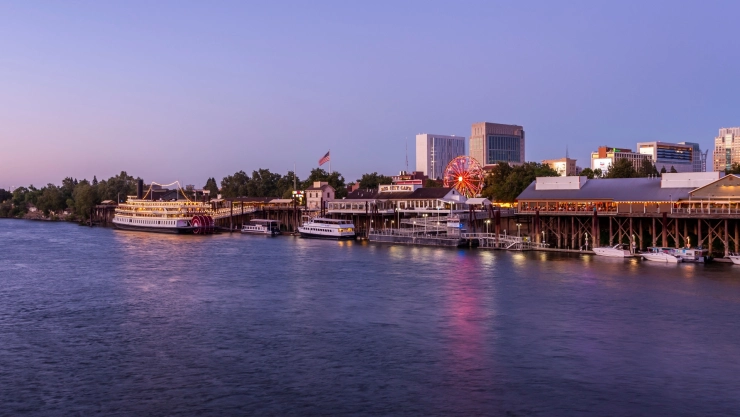una vista del popular r&iacute;o Sacramento en California