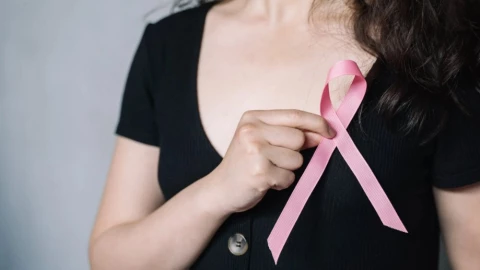 Otros síntomas que quizás no sabías del cáncer de mama
