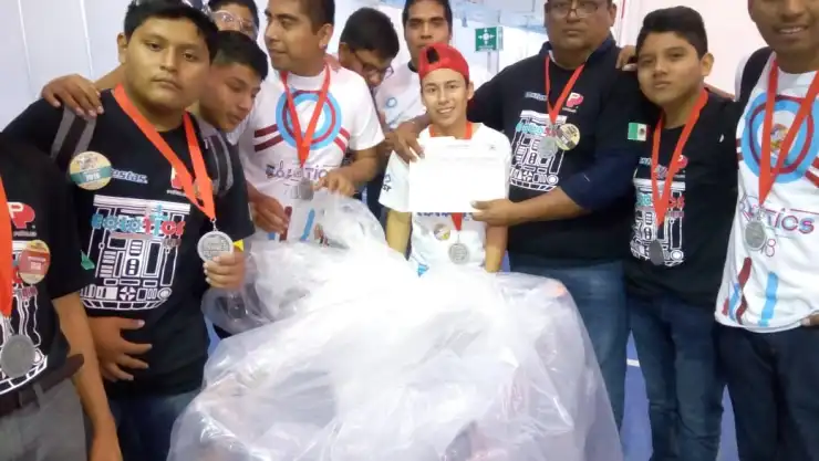 Equipo zapoteca de roboótica
