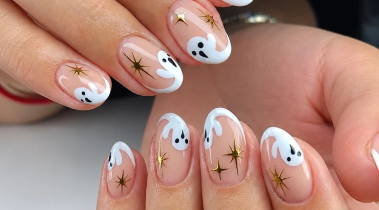 diseños de uñas minimalistas con fantasmas para halloween 2026