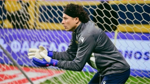 Conflicto regional alcanza a Memo Ochoa.